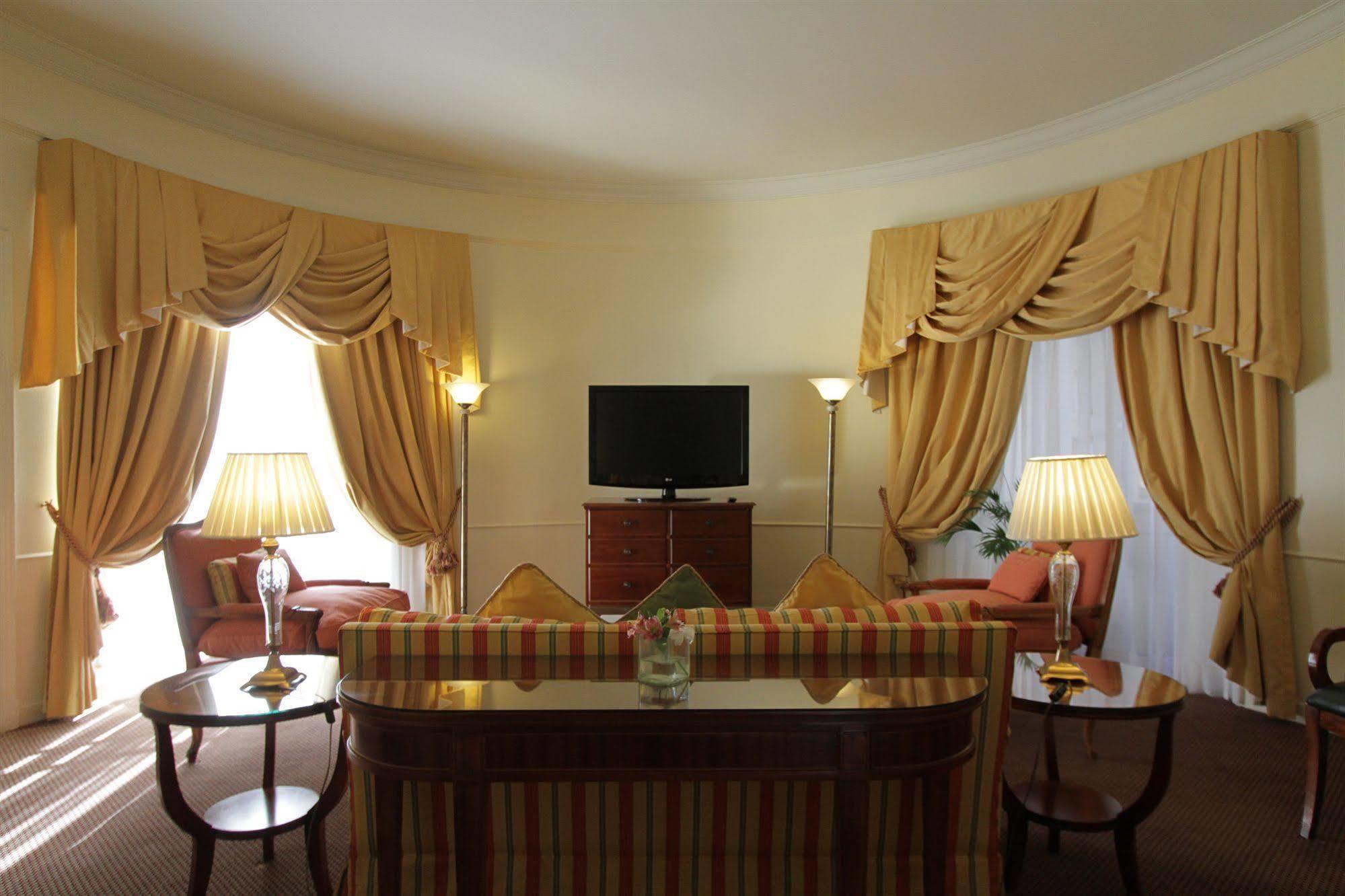 Plaza Hotel Buenos Aires Exterior photo