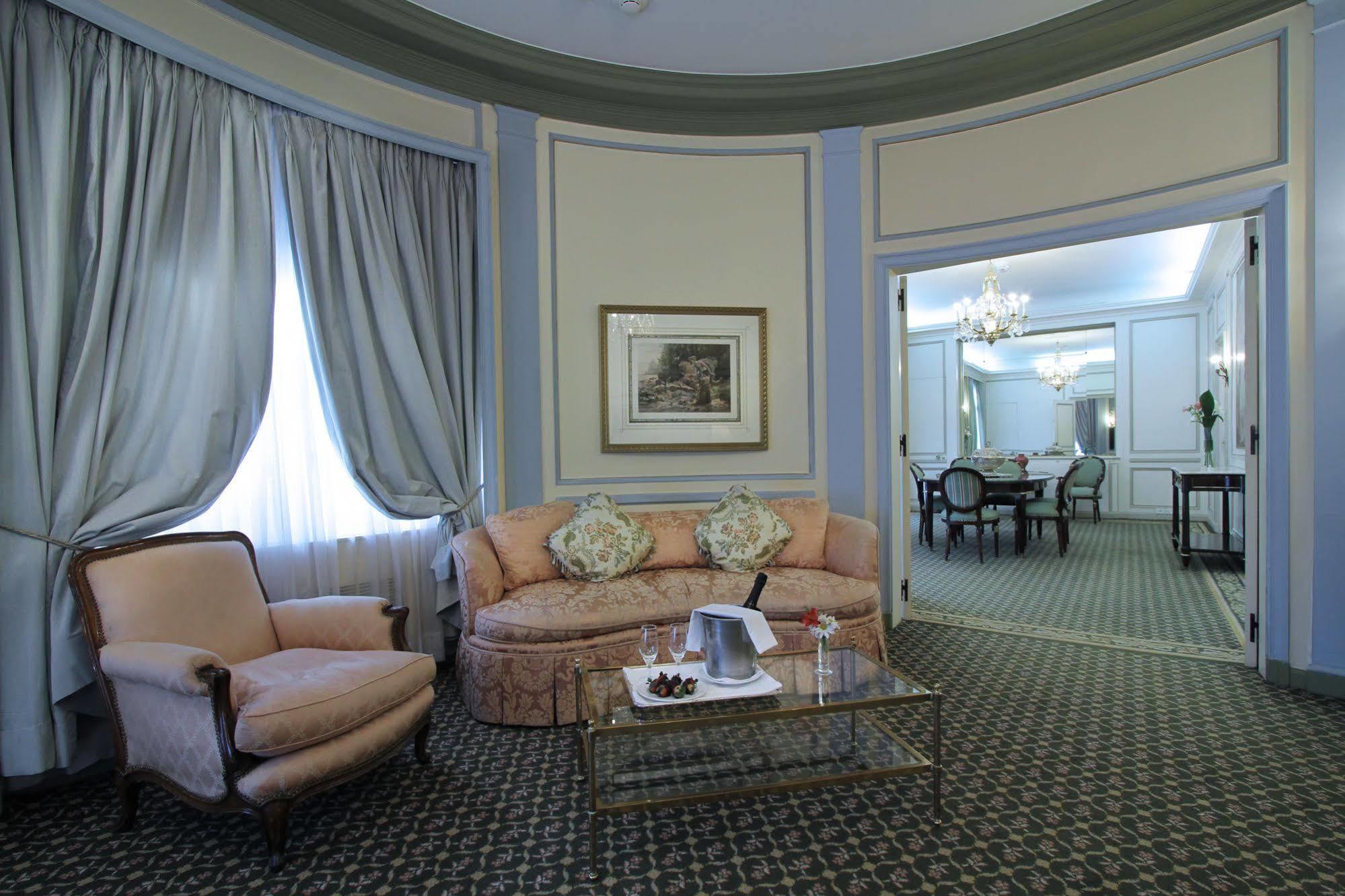 Plaza Hotel Buenos Aires Exterior photo